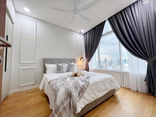 Sky Suites Central 2BR Suite KLCC View - Tap to explore photos