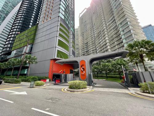 Sky Suites Central 2BR Suite KLCC View