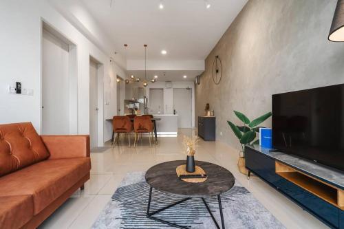 Trion KL Modern Netflix 2Bedroom 6pax - Tap to explore photos