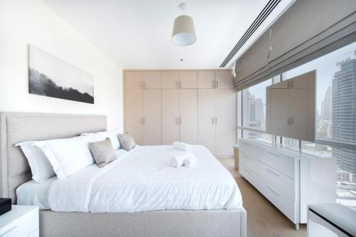 Modern Duplex Loft Apartment, 1 Bedroom, Bay Square - Tap to explore photos