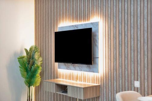 FIRST CLASS Studio Luxury City Sanctuary - Tap to explore photos