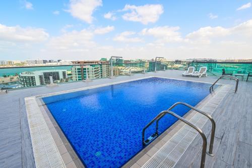 Rooftop Pool - Designer's Choice - Full Canal View - Tap to explore photos