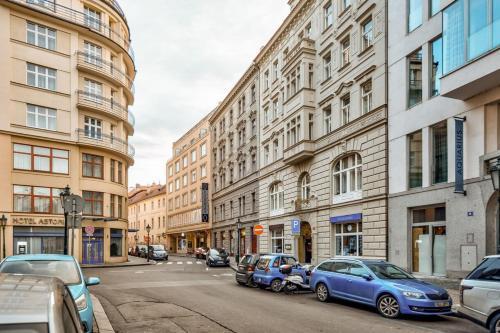 ROY 2BR Apt with Prague Castle View, Parking & AC by EasyBNB Premium