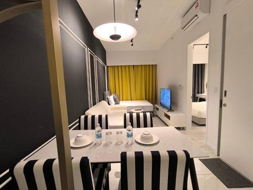 Millennium Axon Residence Bukit Bintang Near Pavilion - Tap to explore photos