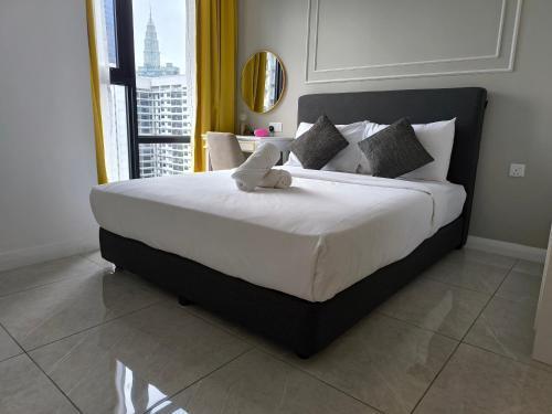 Millennium Axon Residence Bukit Bintang Near Pavilion - Tap to explore photos