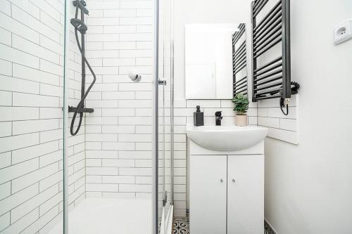 Cozy apartment in hipster area - Tap to explore photos