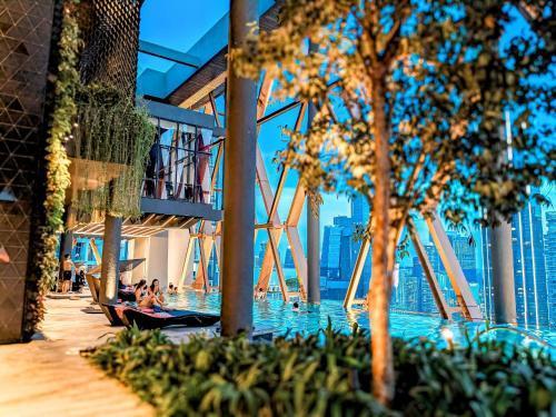 Scarletz Suites KLCC by Luxe Suites - Tap to explore photos