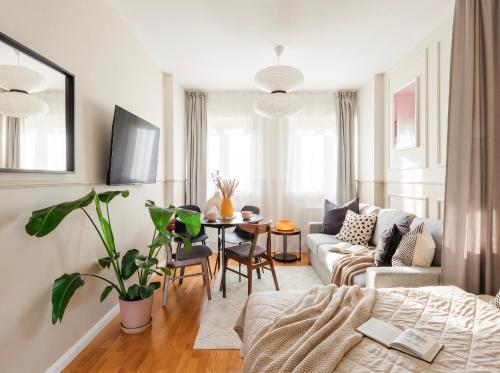 TurnKey I Vineyard Terrace Apartments - Tap to explore photos