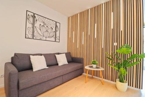 The Peony Apartment in Smichov, Prague 5 - Tap to explore photos