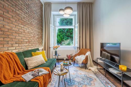 Prague Days - Elegant Open-plan Apartment in Old Town - Tap to explore photos