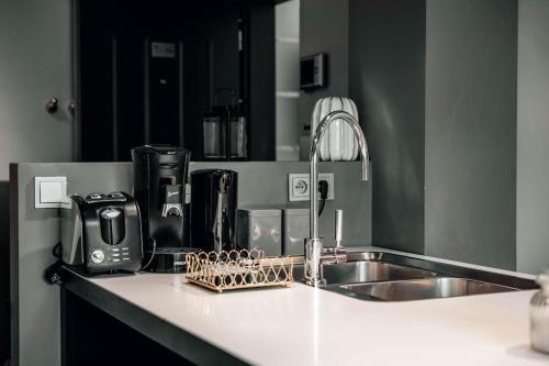 Amazing Apartment - Tap to explore photos