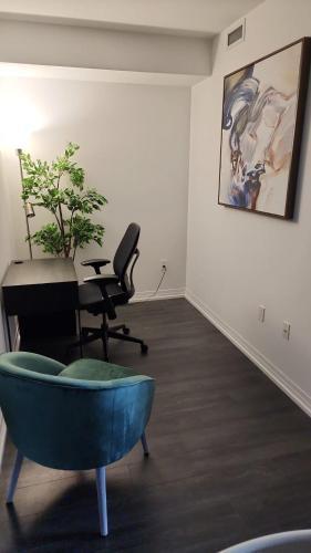 Stylish Stay Toronto Oasis - Reg # STR-2309-HMVRVX exp Feb 21, 2026 - Tap to explore photos