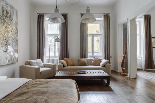 Spacious apartment near Wenceslas Square with master bed - Tap to explore photos