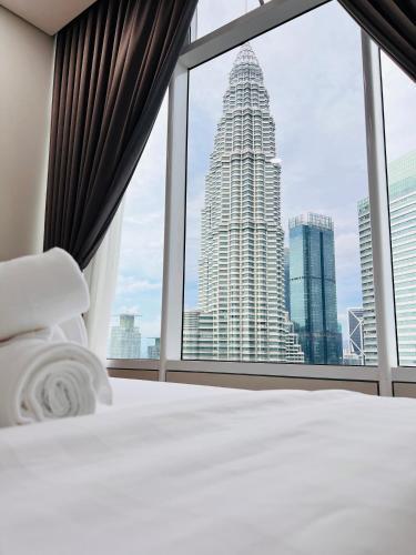 Sky Suites at KLCC by Mitstay - Tap to explore photos