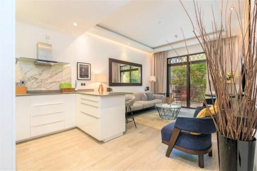 Luxury & Style with Terrace & View Downtown Dubai