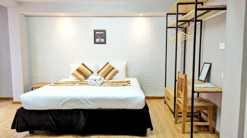 Nyadha House Bed & Breakfast - Tap to explore photos