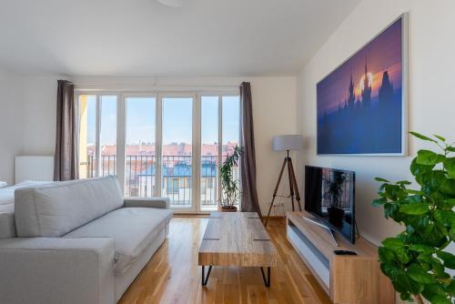 Sunny Safron apartment - Tap to explore photos