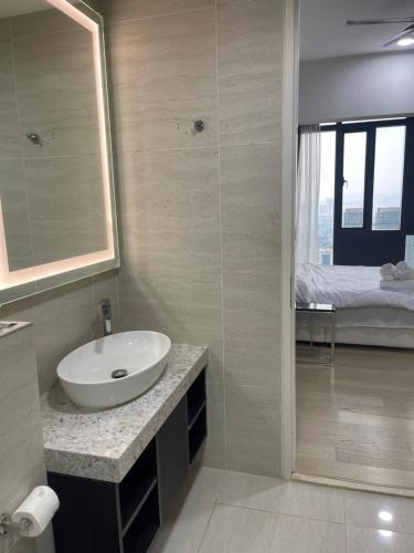 Star Residences One - Tap to explore photos