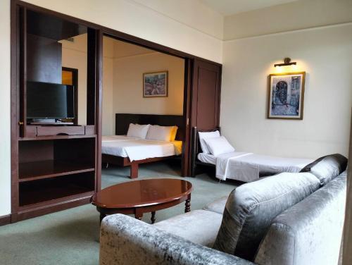 TM SUITE at BERJAYA TIME SQUARE KL - Tap to explore photos