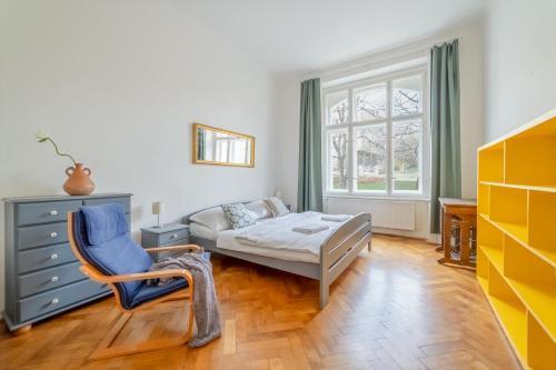 Vintage Vogue Apartment by Rentez