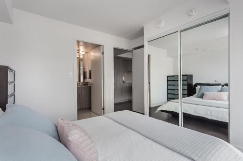 Luxury Condo on Bay Street - Tap to explore photos