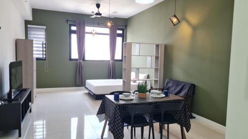 Chambers Suites KLCC By Glory Homes - Tap to explore photos