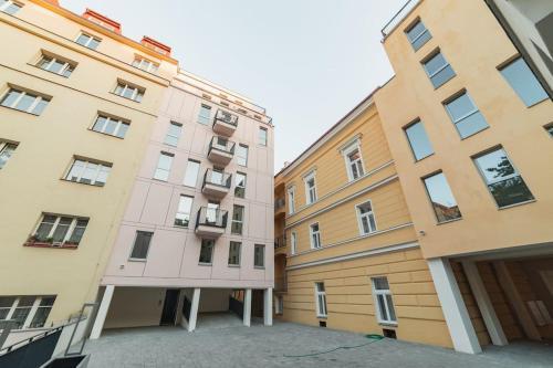 Sv Johan apartmán - Tap to explore photos