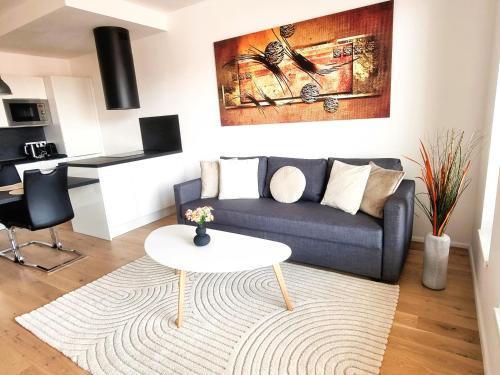 Luxurious Apartment Near the Center - Entire Unit - Tap to explore photos