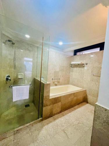 Jalan imbi Suites At Times Square KL - Tap to explore photos