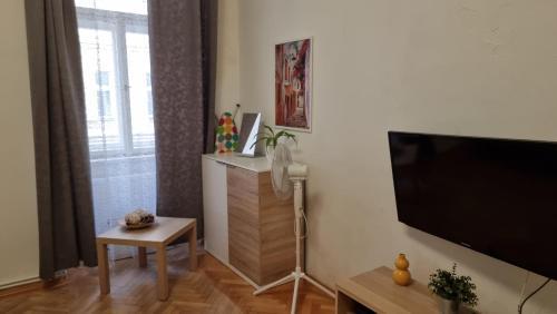Apartment Krakovska 20 - Tap to explore photos