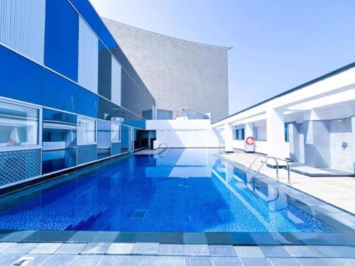 Stunning 2 bedrooms in Sky Gardens DIFC - Tap to explore photos