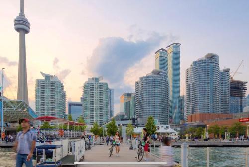 Central Downtown Toronto - Trinity Bellwood Park