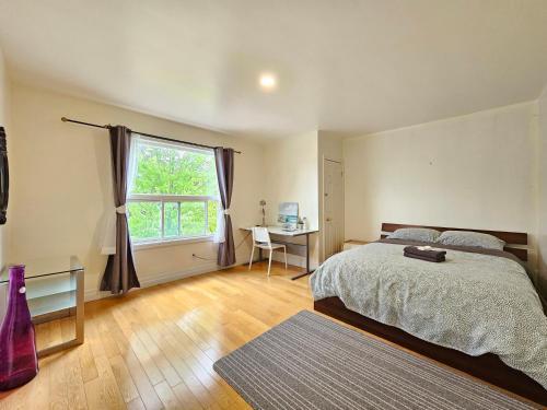 Central Downtown Toronto - Trinity Bellwood Park Room Type - Three-Bedroom Premium Apartment