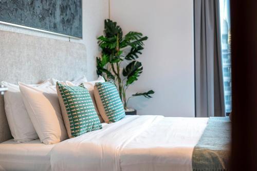 Moderne 1BR with a lovely marina view - Tap to explore photos