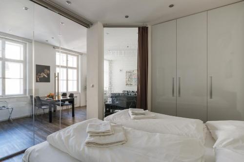 Prague Days - Open-plan Studio with AC near National Theatre