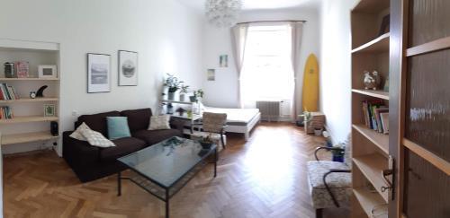 Great appartment in Vinohrady - Tap to explore photos