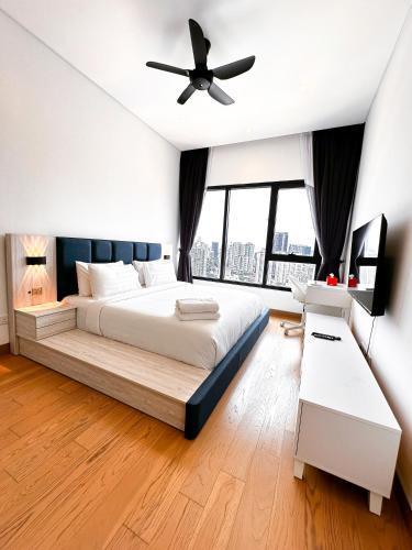 Lucentia Residences By Moonlight Home Stay! - Tap to explore photos
