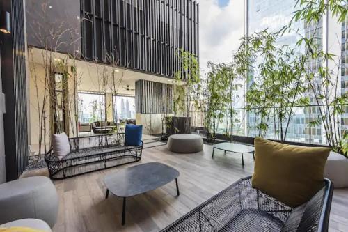 Lucentia Residences By Moonlight Home Stay!
