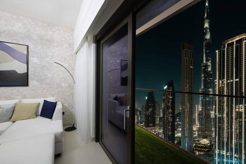 Downtown Luxury Iconic Burj & Fountain Views - Tap to explore photos