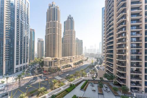 Creative Homes I Modern 2BR I Partial Burj View Room Type - Two-Bedroom Apartment