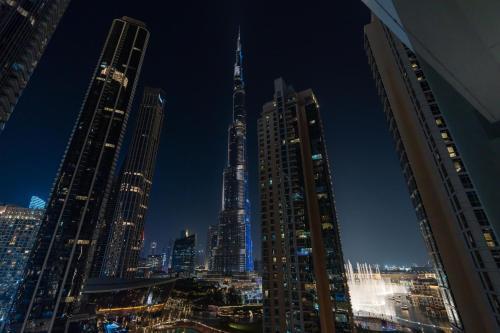 Suite Burj Khalifa view - Tap to explore photos
