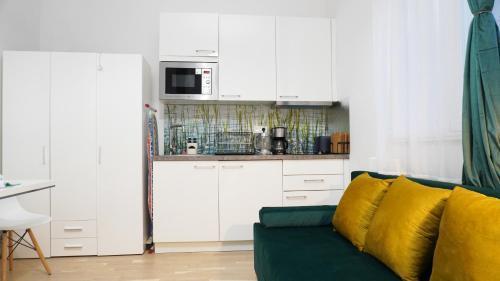 Quiet cozy apartment in the center - Tap to explore photos