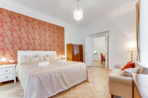 Prague Days - Three-bedroom Apartment with Balcony - Tap to explore photos