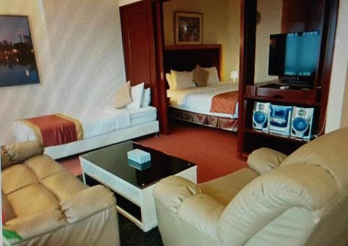 Nice World Service Suite at Times Square Kula Lumpur - Tap to explore photos