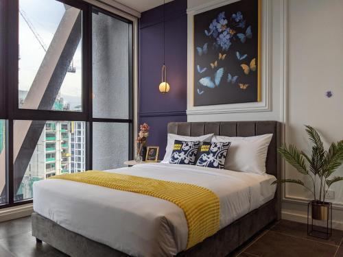 Scarletz Suites KLCC by KLIQ - Tap to explore photos