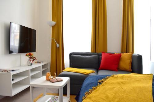 AIRSTAY PRAGUE Apartment Oasis Kampa park - Tap to explore photos