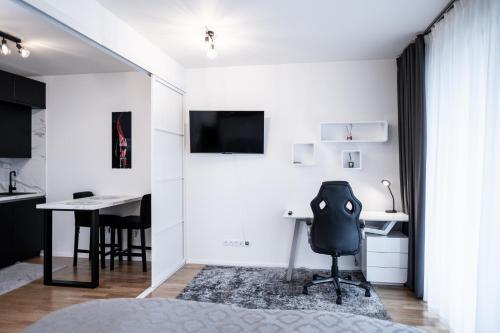 Luxury city centre Apartment - Tap to explore photos