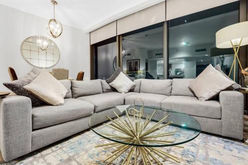 FIRST CLASS 2BR Stunning City Views - Tap to explore photos