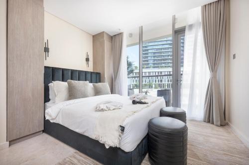 Chic Studio With Compact Kitchen Area in Business Bay