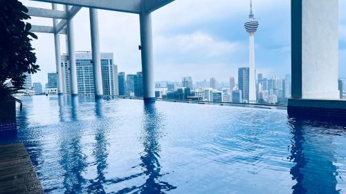 The Colony Klcc By Elite suites - Tap to explore photos